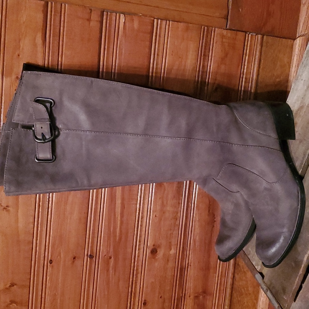 Born tall boots